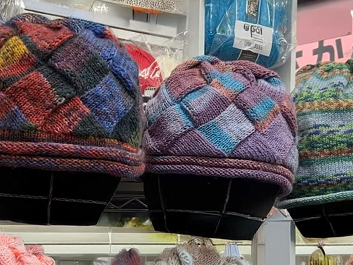 色と物語を紡ぐ魔法オパール毛糸